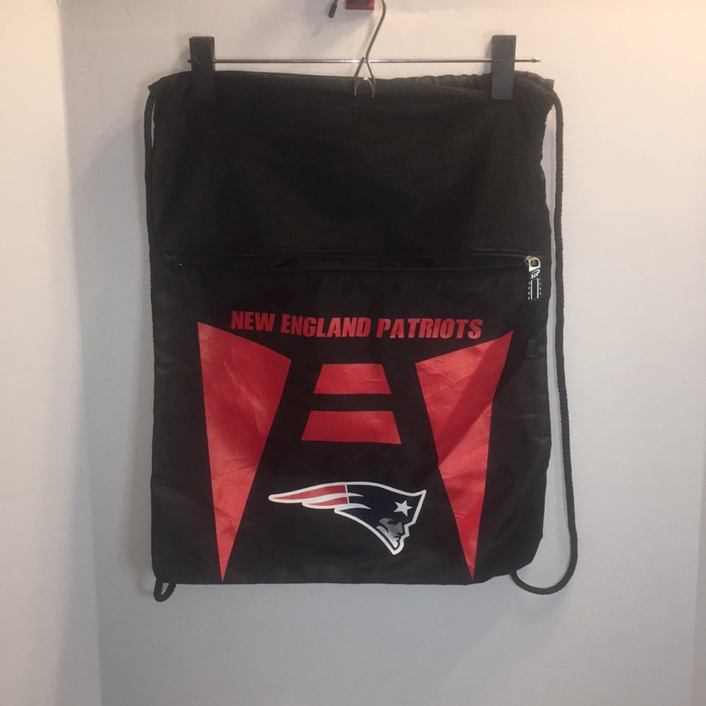 NFL NEW ENGLAND PATRIOTS DRAWSTRING BACKPACK WITH ZIP POCKET ANT MESH TOP
